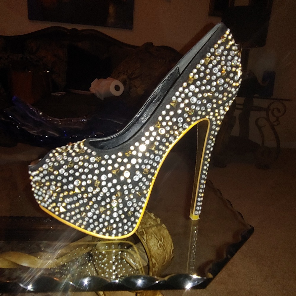 Sexy Studded Stilettos!!